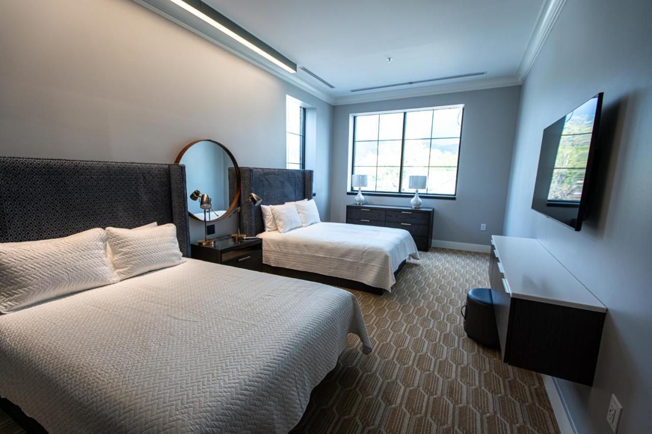 The Schoolhouse Hotel White Sulphur Springs Bagian luar foto